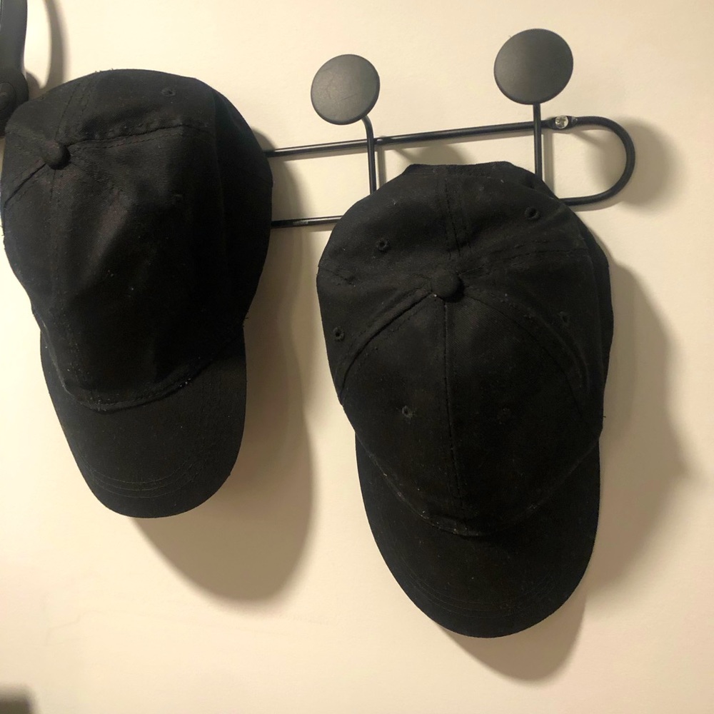 Like new: 2-pack unisex black fitted cap
